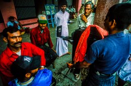Appareil-à-boîte;-Delhi;-Inde;-Kaleidos;-Kaleidos-images;-La-parole-à-limage;-Métier;-Photographe-de-rue;-Photographie;-Portrait;-Rue;-Shahjahanabad;-Stories-Pictures;-Tarek-Charara;-Vie-quotidienne;-Vieux-Delhi